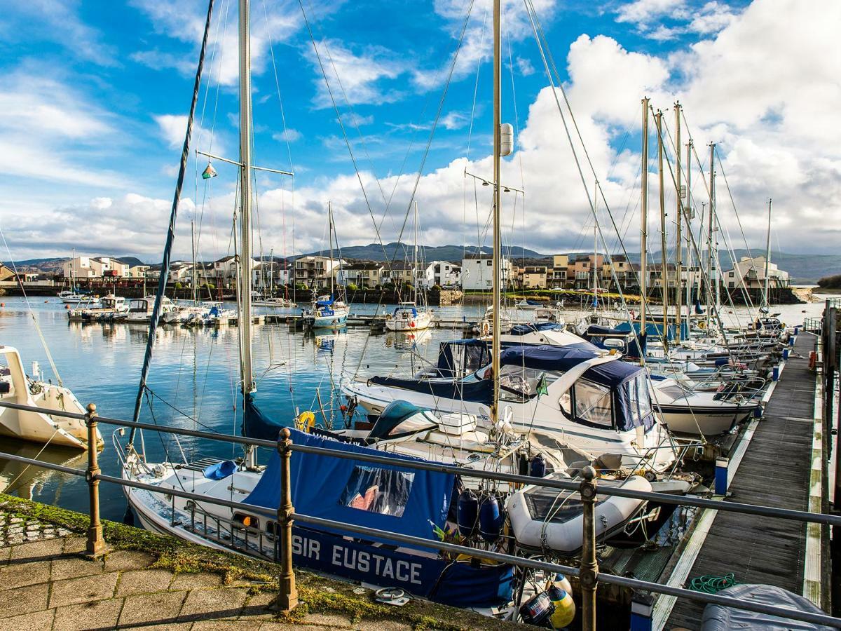 The Captain'S Bank Porthmadog Exterior foto